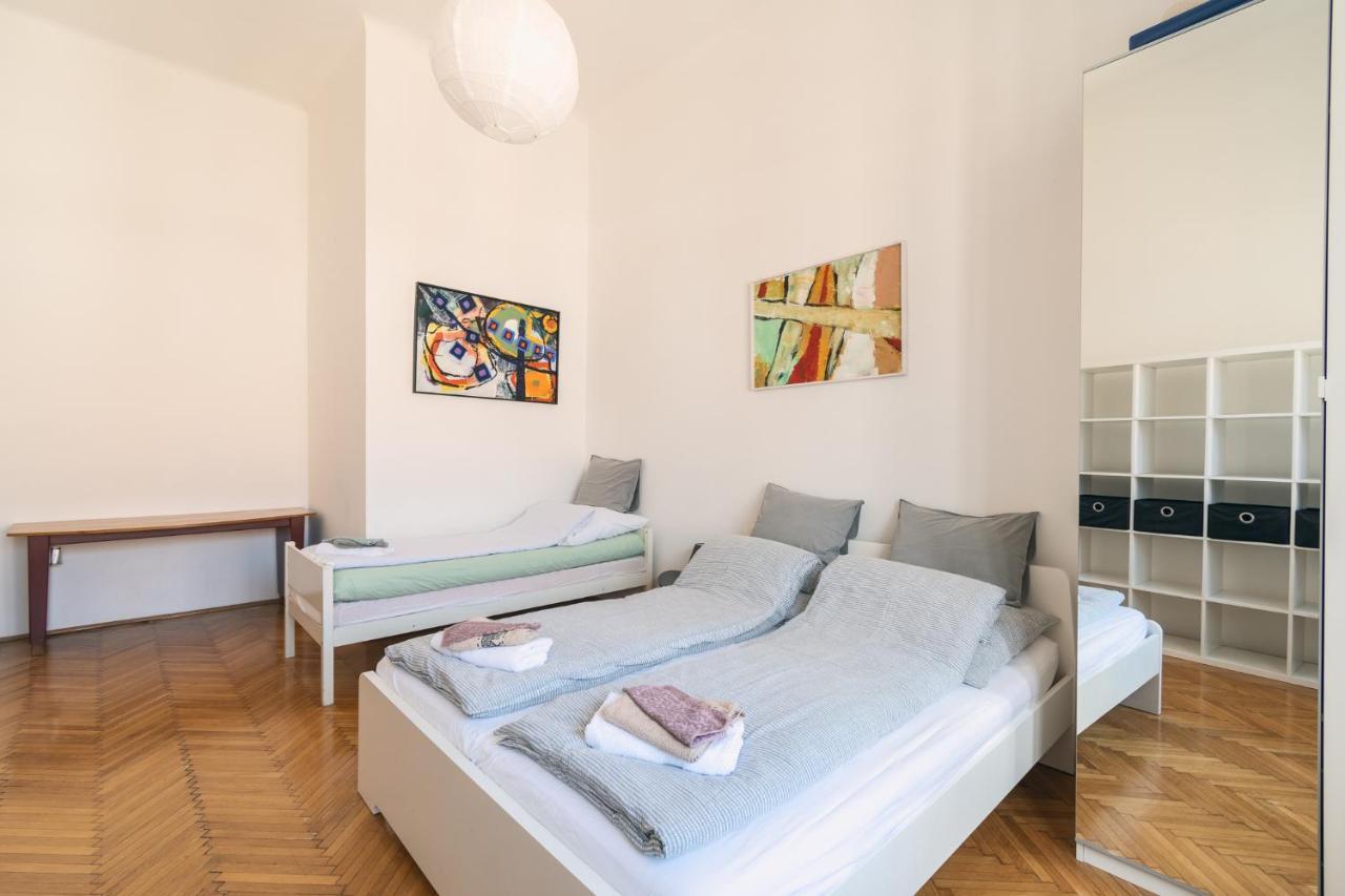 Sunny, Airy, Artsy & Authentic Loft With Balcony Apartament Budapeszt