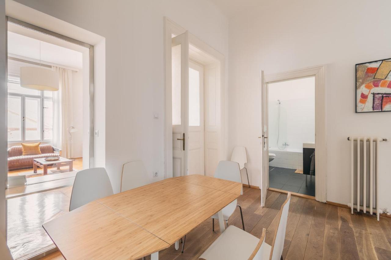 Sunny, Airy, Artsy & Authentic Loft With Balcony * Budapeszt