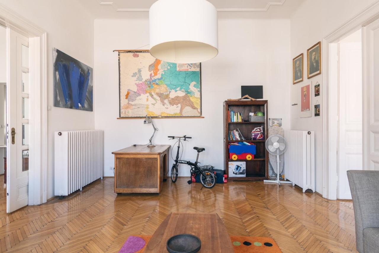 Sunny, Airy, Artsy & Authentic Loft With Balcony * Budapeszt