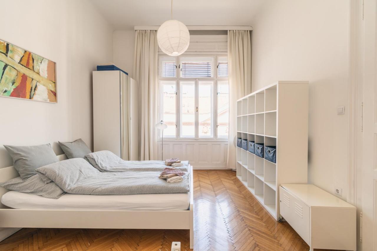 Apartament Sunny, Airy, Artsy & Authentic Loft With Balcony *