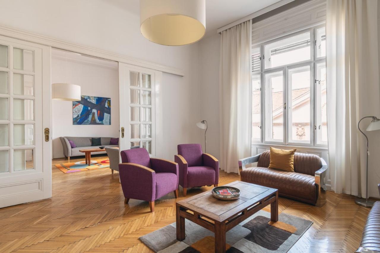 Apartament Sunny, Airy, Artsy & Authentic Loft With Balcony Budapeszt