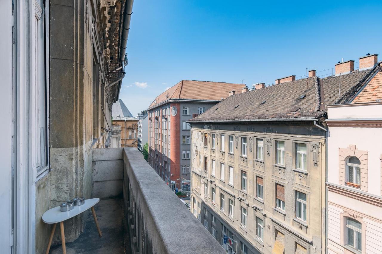 Sunny, Airy, Artsy & Authentic Loft With Balcony Apartament
