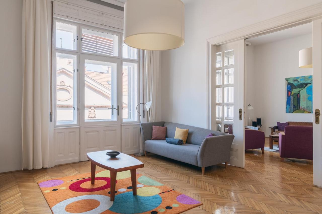 Sunny, Airy, Artsy & Authentic Loft With Balcony Budapeszt